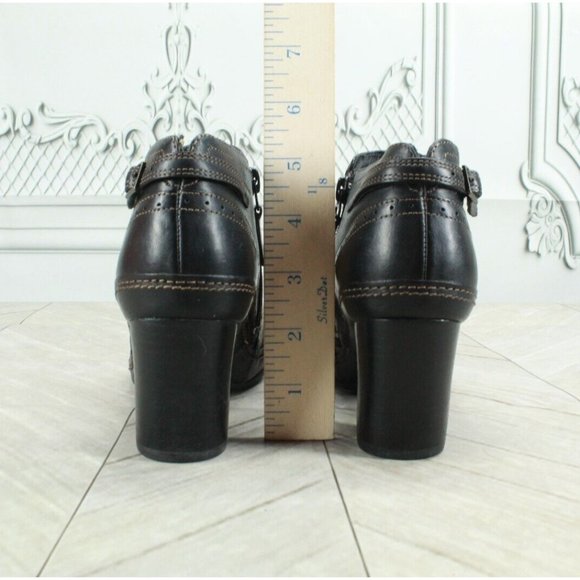 CLARKS Black Leather Strap Side Zip Heeled Ankle Booties Size 5 M - Picture 6 of 9